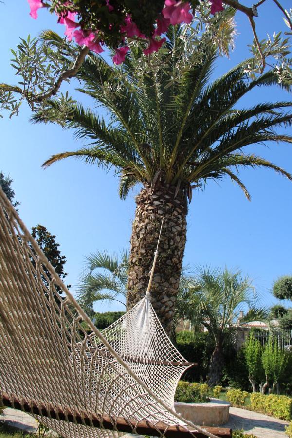 Trullo Al Monte Bed & Breakfast เชจลีเมสซาปิกา ภายนอก รูปภาพ
