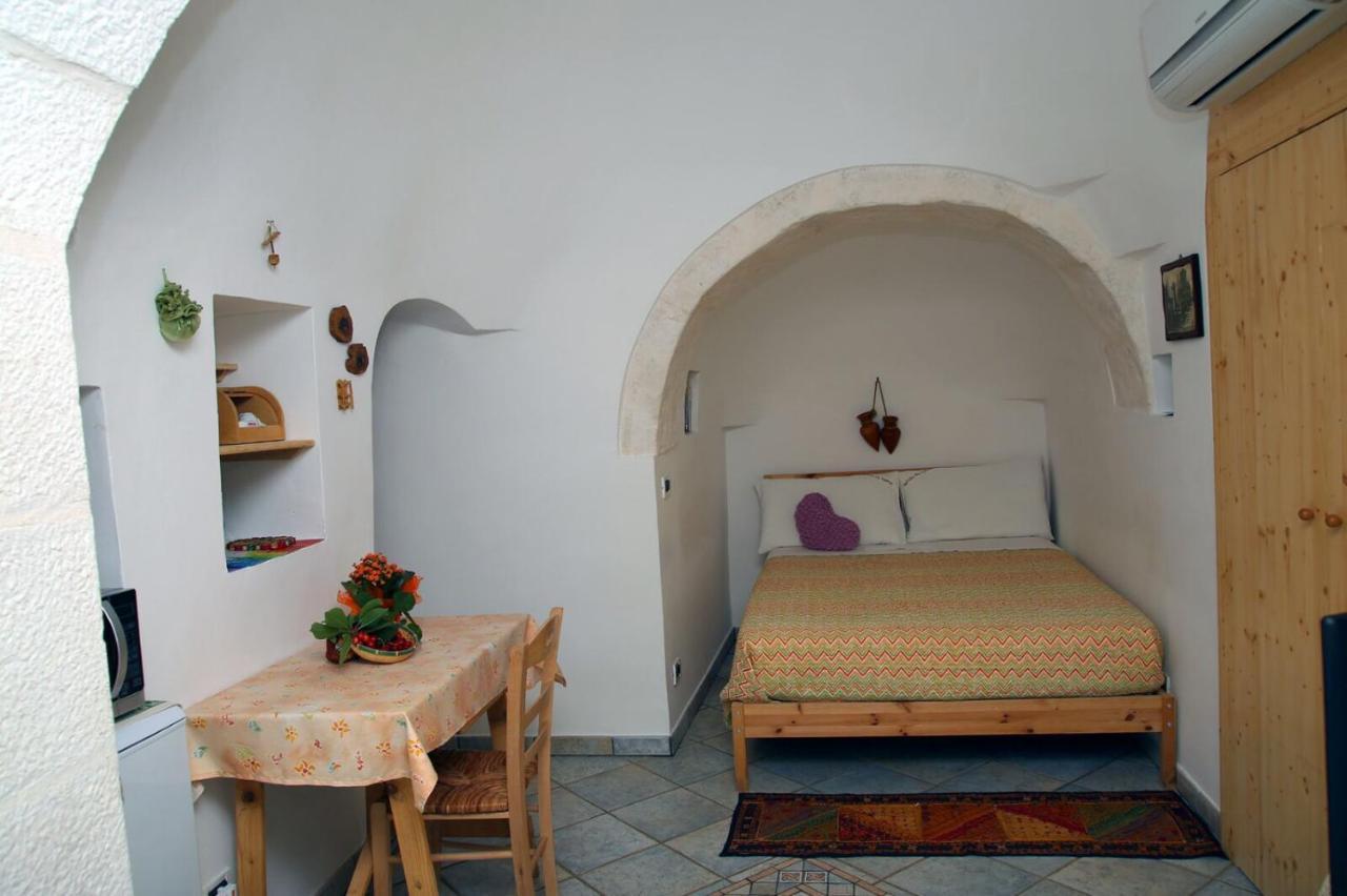 Trullo Al Monte Bed & Breakfast เชจลีเมสซาปิกา ภายนอก รูปภาพ